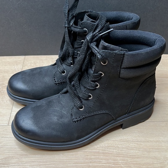 UGG Harrison Lace BLACK WOMEN SIZE 8 US - Picture 6 of 12